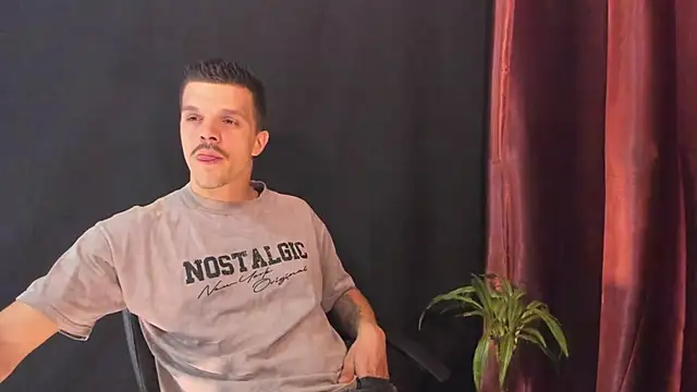 Snapshot of DonyBrown chatting on March 3, 6:52 am DonyBrown online show from March 3, 6:52 am