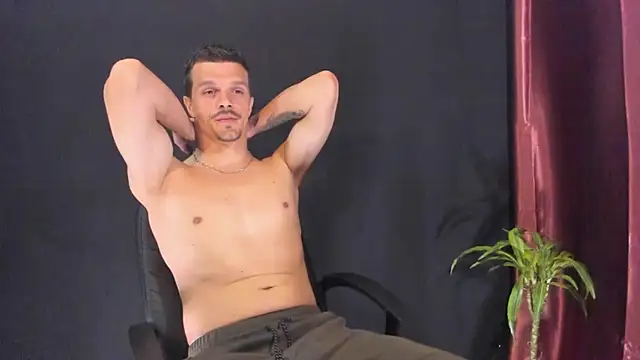 Snapshot of DonyBrown chatting on March 17, 5:00 am DonyBrown online show from March 17, 5:00 am