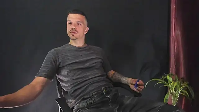 Snapshot of DonyBrown chatting on March 28, 5:07 am DonyBrown online show from March 28, 5:07 am