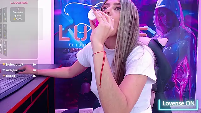 Snapshot of miacarperr1 chatting on February 11, 12:49 am miacarperr1 online show from February 11, 12:49 am