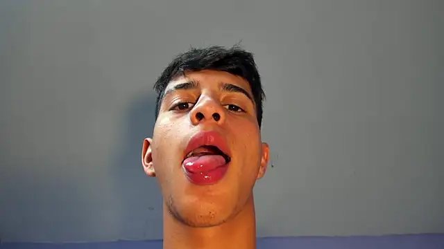 Snapshot of Tyler_Rodriguez chatting on February 26, 10:42 pm Tyler Rodriguez online show from February 26, 10:42 pm