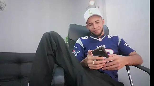 Snapshot of jhon_ath chatting on January 30, 1:11 am jhon ath online show from January 30, 1:11 am