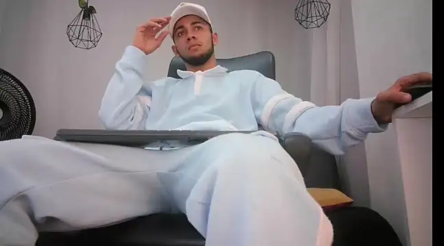 Snapshot of jhon_ath chatting on February 4, 3:22 am jhon ath online show from February 4, 3:22 am