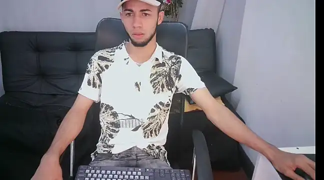 Snapshot of jhon_ath chatting on February 6, 5:35 am jhon ath online show from February 6, 5:35 am