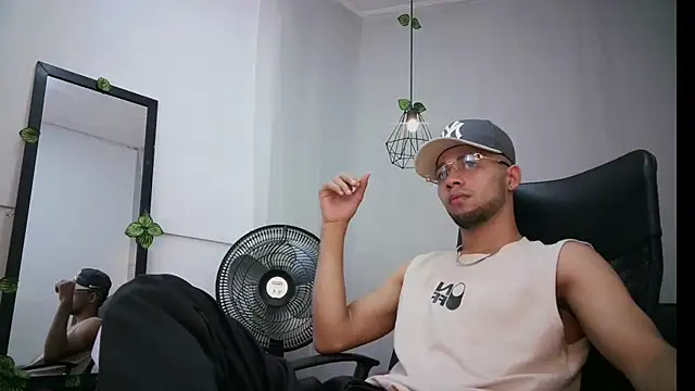 Snapshot of jhon_ath chatting on March 12, 3:46 am jhon ath online show from March 12, 3:46 am