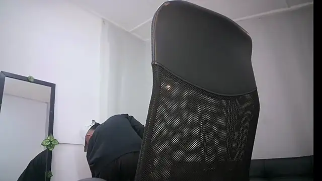 Snapshot of jhon_ath chatting on March 13, 4:05 am jhon ath online show from March 13, 4:05 am