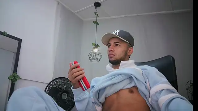 Snapshot of jhon_ath chatting on March 18, 4:26 am jhon ath online show from March 18, 4:26 am