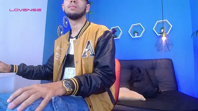 Snapshot of jhon_ath chatting on October 23, 3:28 am jhon ath online show from October 23, 3:28 am