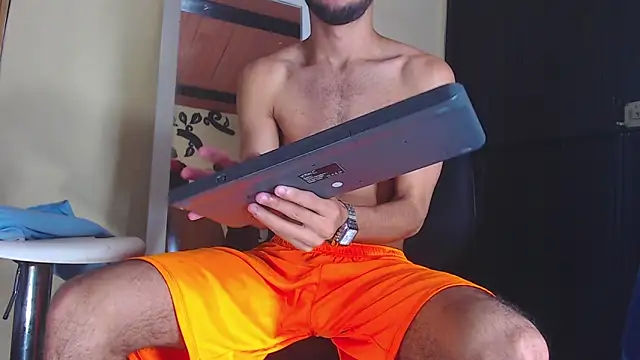 Snapshot of jhon_ath chatting on November 11, 4:56 am jhon ath online show from November 11, 4:56 am