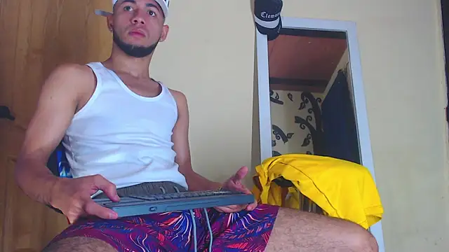 Snapshot of jhon_ath chatting on November 30, 10:25 pm jhon ath online show from November 30, 10:25 pm