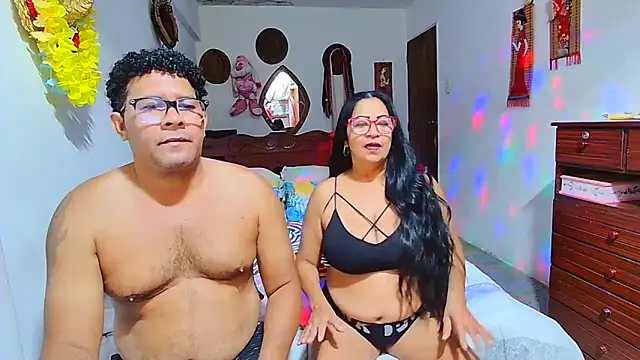 Snapshot of rosi_pamela chatting on March 8, 2:21 pm rosi pamela online show from March 8, 2:21 pm