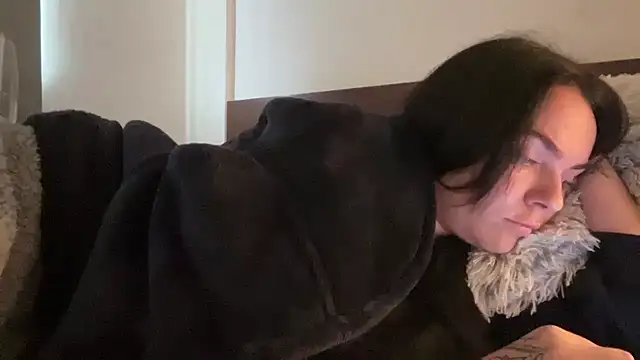 yorkshiregal online show from December 4, 10:35 am