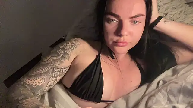 yorkshiregal online show from December 13, 7:32 pm