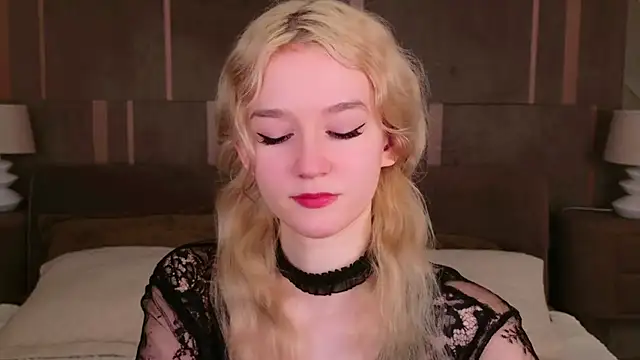 Snapshot of NaomiLoys chatting on February 24, 4:58 pm NaomiLoys online show from February 24, 4:58 pm