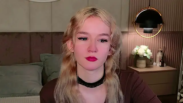 Snapshot of NaomiLoys chatting on February 25, 8:41 pm NaomiLoys online show from February 25, 8:41 pm