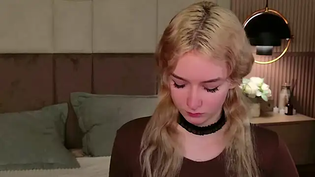 Snapshot of NaomiLoys chatting on February 26, 9:37 pm NaomiLoys online show from February 26, 9:37 pm