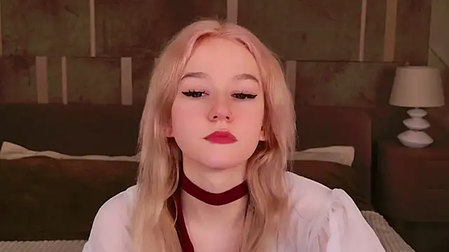 Snapshot of NaomiLoys chatting on March 16, 6:55 pm NaomiLoys online show from March 16, 6:55 pm