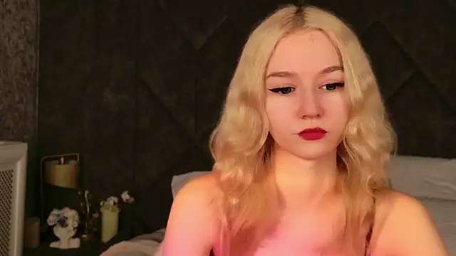 NaomiLoys online show from December 2, 3:51 pm