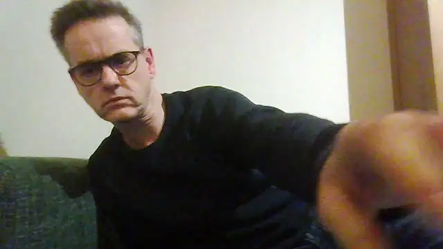 Snapshot of Hectorthyssen1 chatting on December 12, 10:20 pm Hectorthyssen1 online show from December 12, 10:20 pm