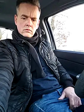 Snapshot of Hectorthyssen1 chatting on February 17, 4:48 pm Hectorthyssen1 online show from February 17, 4:48 pm