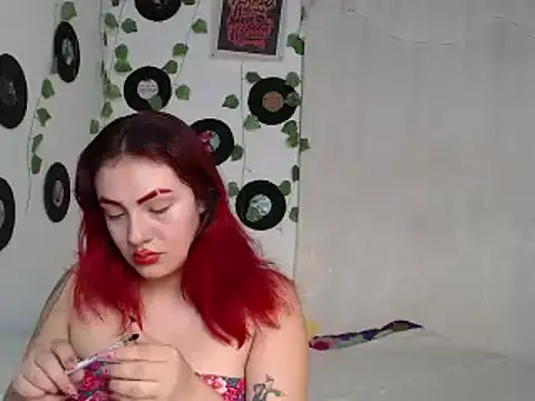 Hannafoster online show from December 17, 7:04 pm