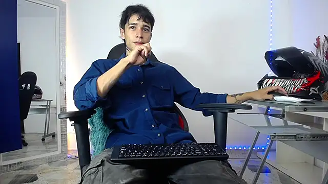 Snapshot of Zacktk7 chatting on December 20, 11:16 pm Zacktk7 online show from December 20, 11:16 pm