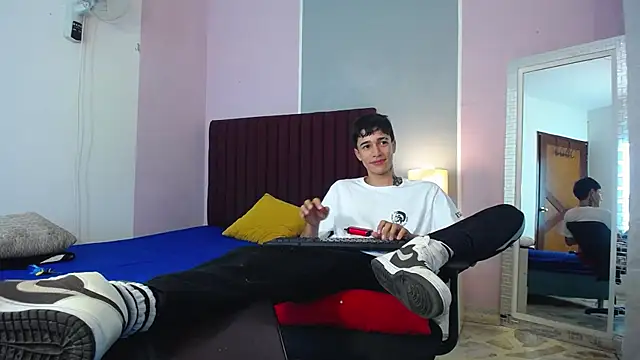 Snapshot of Zacktk7 chatting on January 2, 6:45 pm Zacktk7 online show from January 2, 6:45 pm