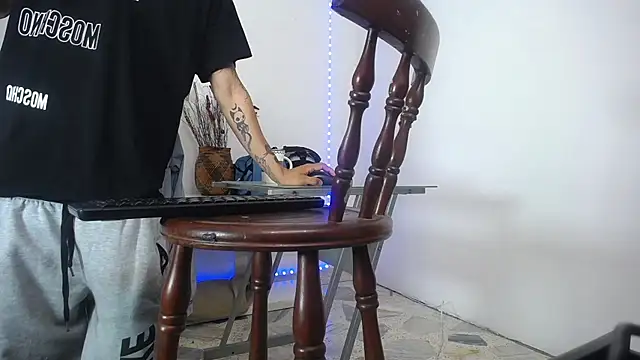 Snapshot of Zacktk7 chatting on January 18, 4:31 pm Zacktk7 online show from January 18, 4:31 pm