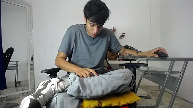 Snapshot of Zacktk7 chatting on January 24, 2:30 pm Zacktk7 online show from January 24, 2:30 pm