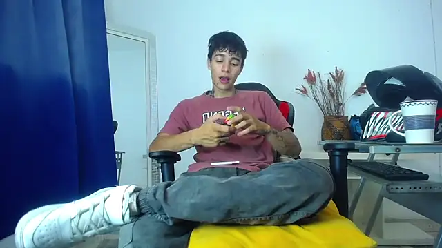 Snapshot of Zacktk7 chatting on January 27, 2:02 pm Zacktk7 online show from January 27, 2:02 pm