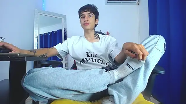 Snapshot of Zacktk7 chatting on February 1, 5:05 pm Zacktk7 online show from February 1, 5:05 pm