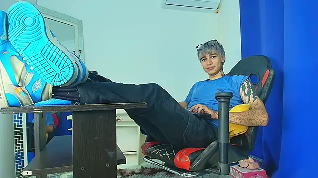 Snapshot of Zacktk7 chatting on March 6, 9:09 pm Zacktk7 online show from March 6, 9:09 pm