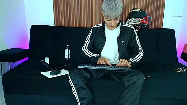 Snapshot of Zacktk7 chatting on March 7, 11:05 pm Zacktk7 online show from March 7, 11:05 pm