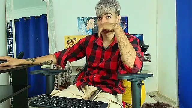 Snapshot of Zacktk7 chatting on March 12, 7:49 pm Zacktk7 online show from March 12, 7:49 pm