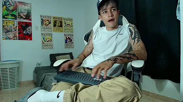 Snapshot of Zacktk7 chatting on March 18, 10:58 pm Zacktk7 online show from March 18, 10:58 pm