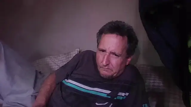 Snapshot of George48 chatting on December 3, 4:31 am George48 online show from December 3, 4:31 am