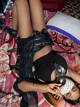 Snapshot of Anjelsarika chatting on December 18, 3:37 am Anjelsarika online show from December 18, 3:37 am