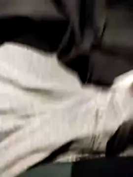 Snapshot of JulesG18 chatting on February 7, 2:54 pm JulesG18 online show from February 7, 2:54 pm