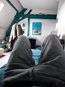 Snapshot of JulesG18 chatting on February 28, 11:22 am JulesG18 online show from February 28, 11:22 am