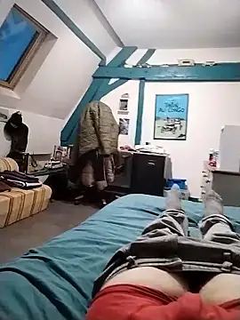 Snapshot of JulesG18 chatting on March 1, 5:59 pm JulesG18 online show from March 1, 5:59 pm