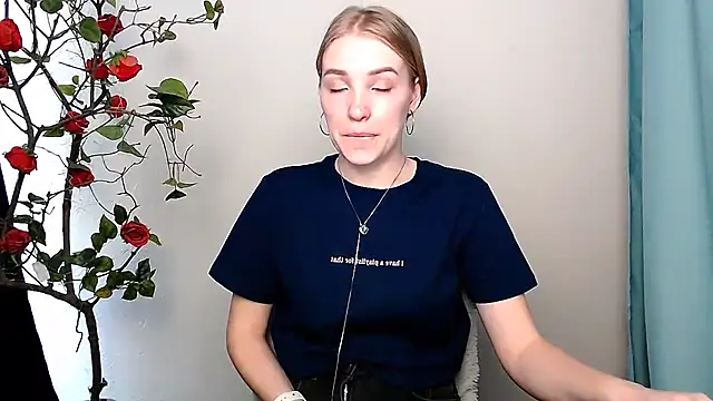 Queen ofLove online show from March 17, 11:46 am