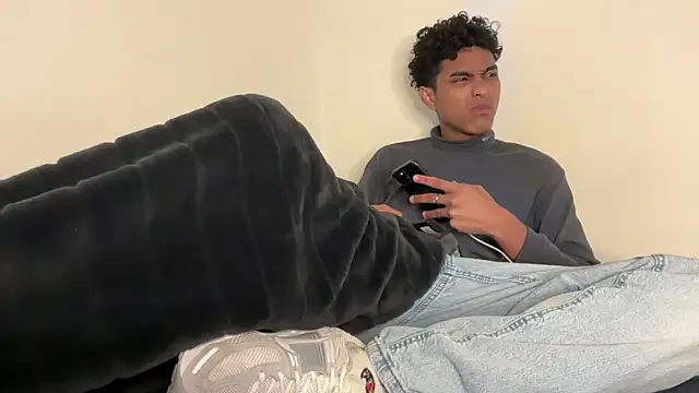 Ryan-hot online show from December 3, 10:08 pm