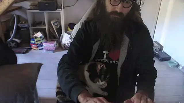 Snapshot of contemptumundi888 chatting on October 18, 9:54 am contemptumundi888 online show from October 18, 9:54 am