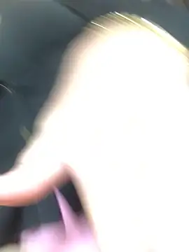 Snapshot of paulette_karim1 chatting on December 6, 1:51 am paulette karim1 online show from December 6, 1:51 am