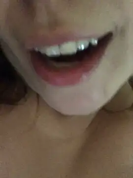 Snapshot of paulette_karim1 chatting on February 16, 10:54 pm paulette karim1 online show from February 16, 10:54 pm