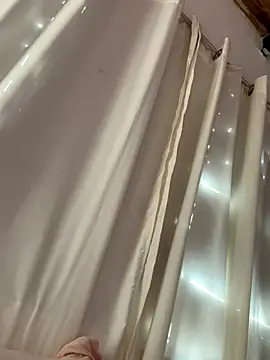 Snapshot of paulette_karim1 chatting on September 13, 9:03 pm paulette karim1 online show from September 13, 9:03 pm