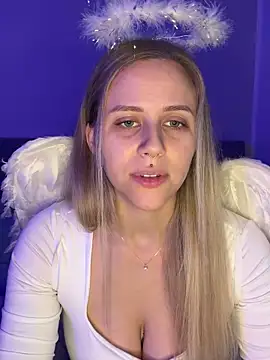 lunawolf21 online show from December 3, 7:38 am