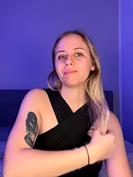 lunawolf21 online show from January 7, 7:33 am