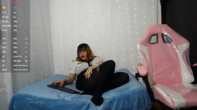 Niuk mei online show from November 14, 5:44 pm