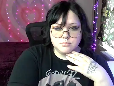 Snapshot of Flamefairy710 chatting on December 3, 4:17 pm Flamefairy710 online show from December 3, 4:17 pm